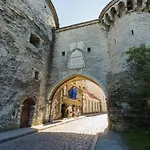 Toompea Castle 2 Bedroom Old Town Apartament *