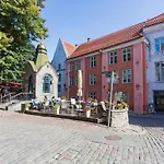 Toompea Castle 2 Bedroom Old Town Apartament *