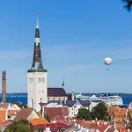 Toompea Castle 2 Bedroom Old Town Apartment