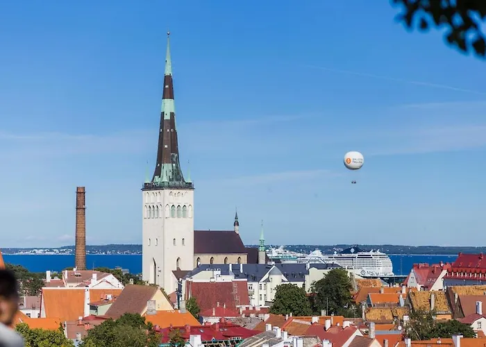 Toompea Castle 2 Bedroom Old Town Apartment