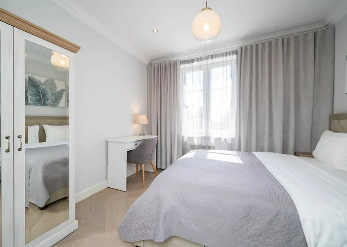 Toompea Castle 2 Bedroom Old Town דירה טאלין